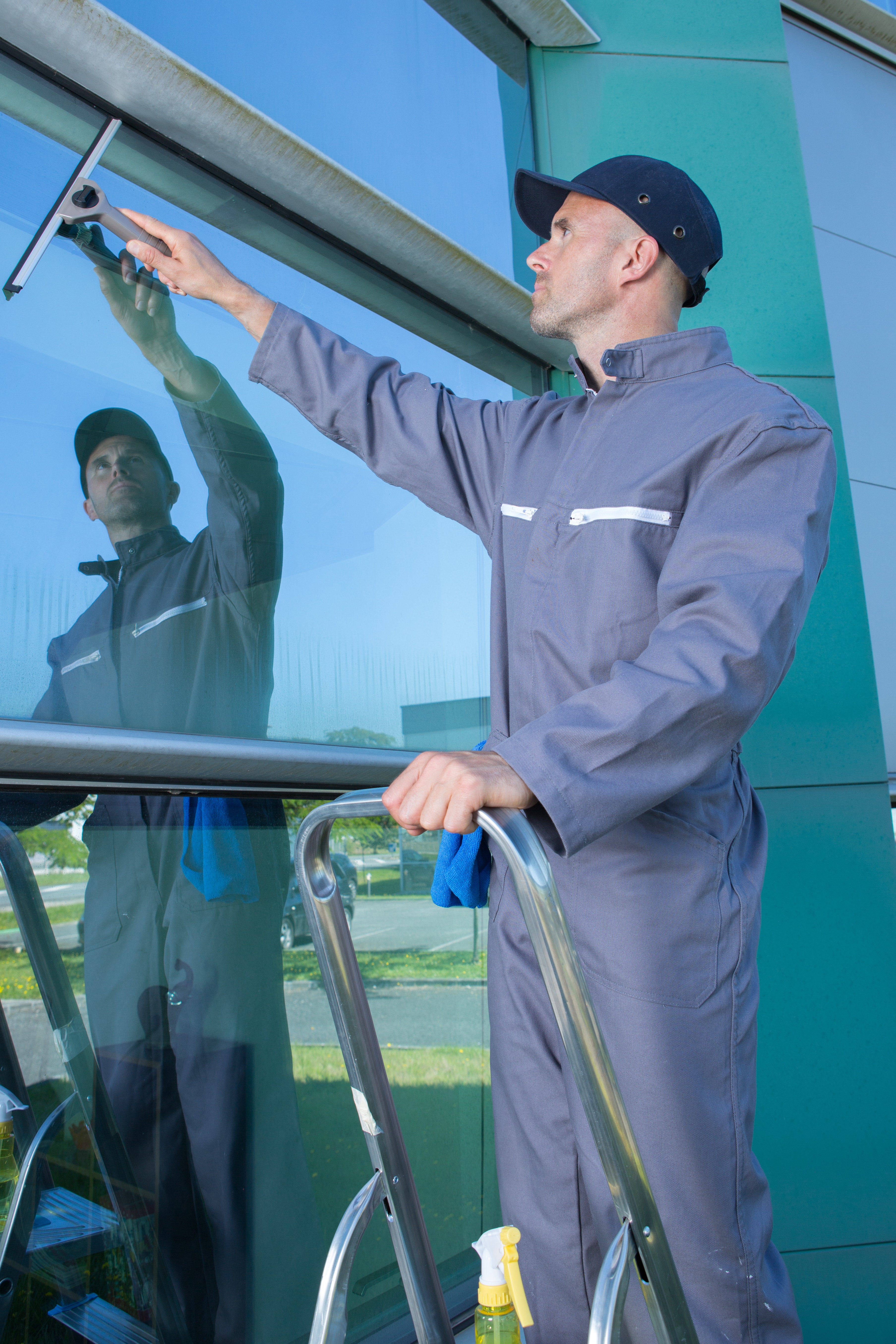 man window cleaner worker