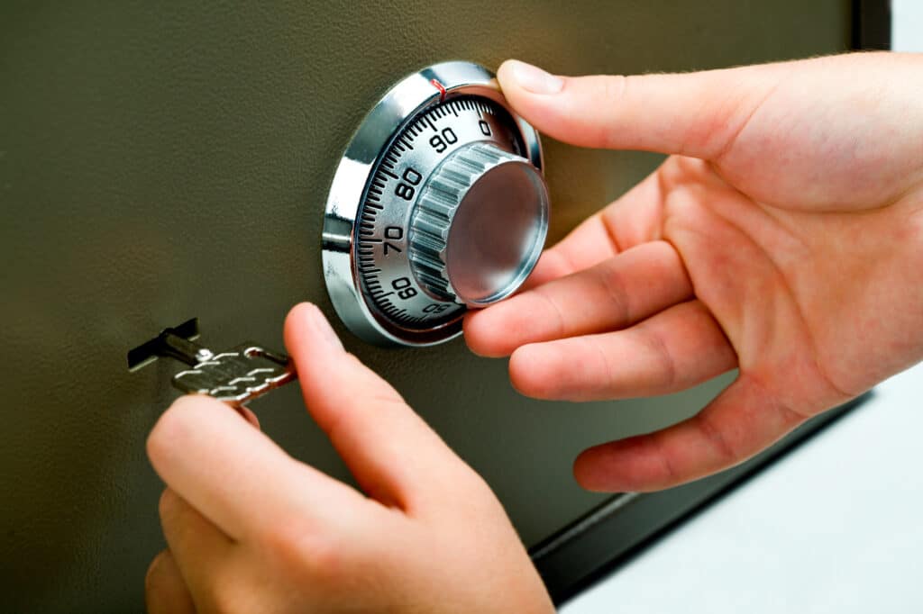 Locksmith for safes